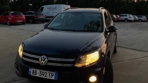 Makinë me qira për turistë dhe biznes