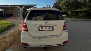 Mercedes ML SUV me qira në Tiranë